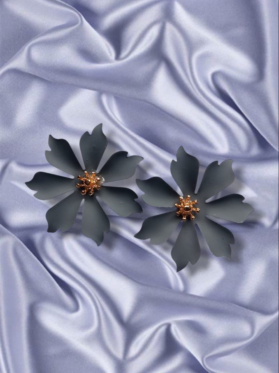 3 Pairs Of Gray Flower Earrings
